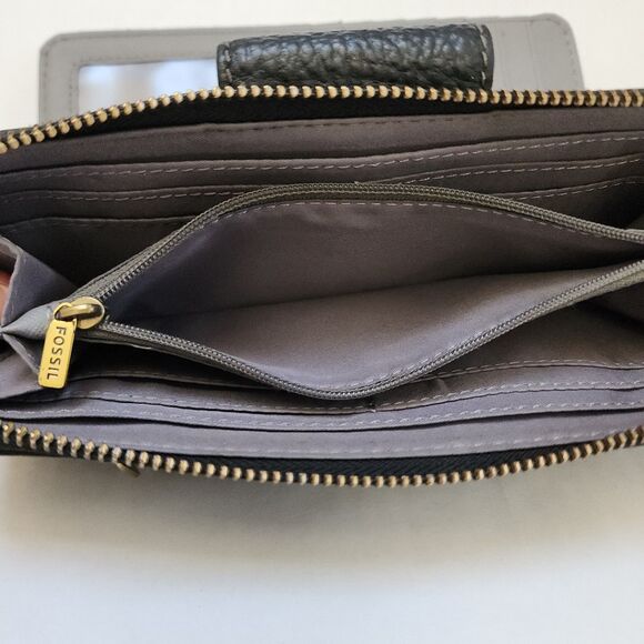 Fossil Black Cow Hide Wristlet Wallet - Picture 5 of 7